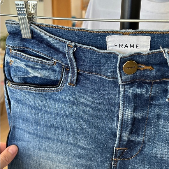 Frame Jean. Le High Skinny. Size 26. 26” inseam. Black trim around pockets/legs - Picture 5 of 7